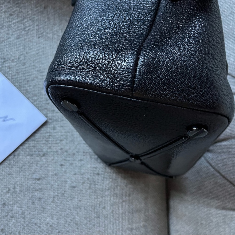 Valentino Garavani leather handbag - Picture 10 of 10